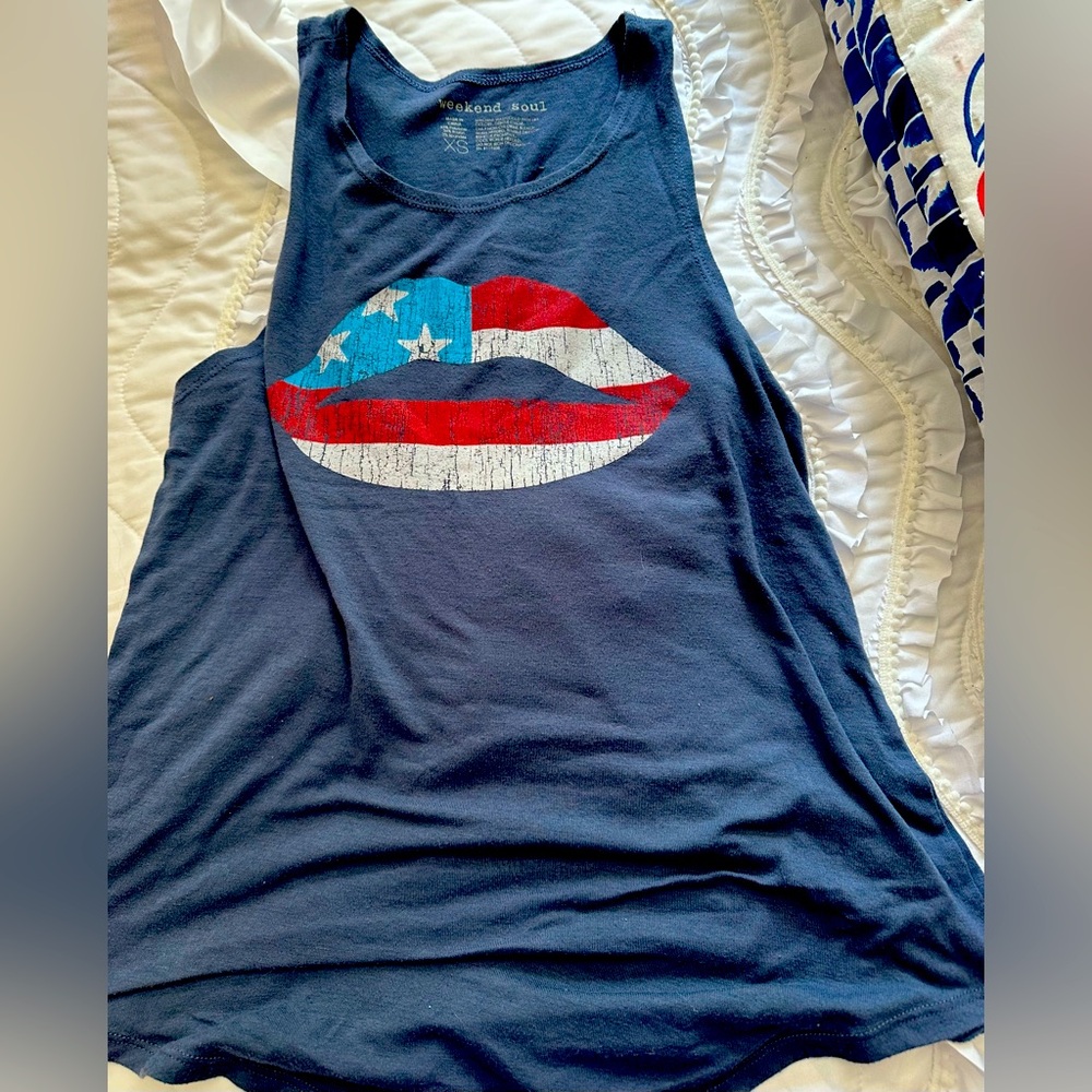 Weekend Soul blue tank size xsmall with American Lips‎ logo